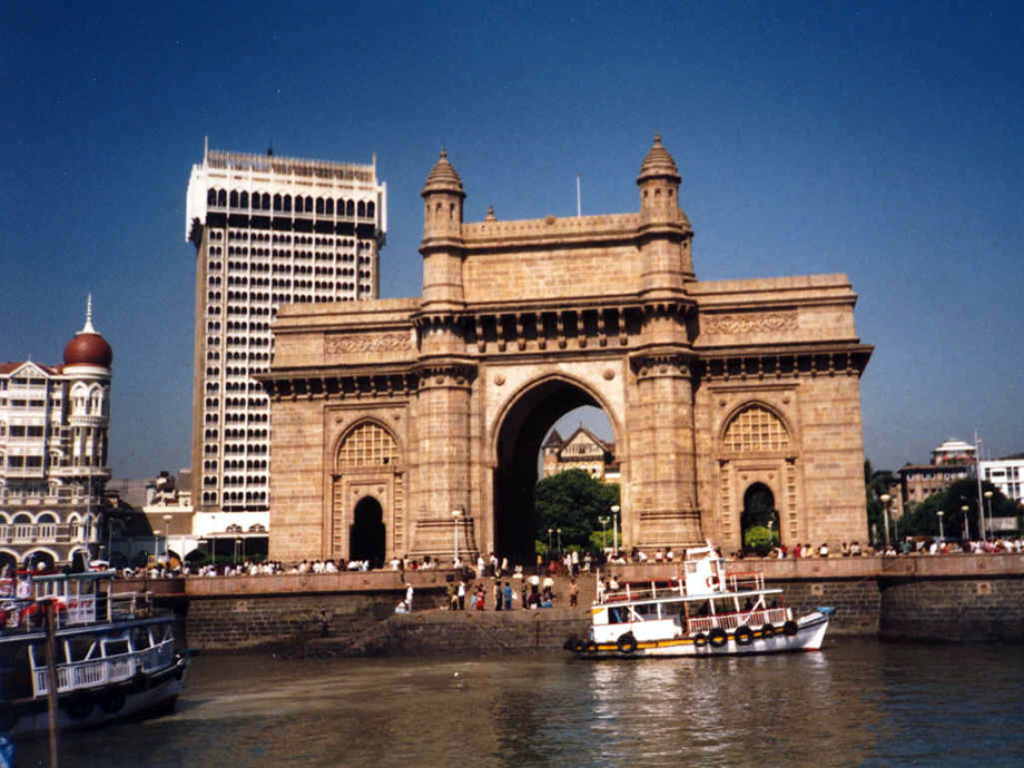 famous-monuments-in-mumbai